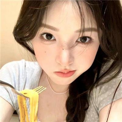 金牌客服董董恩